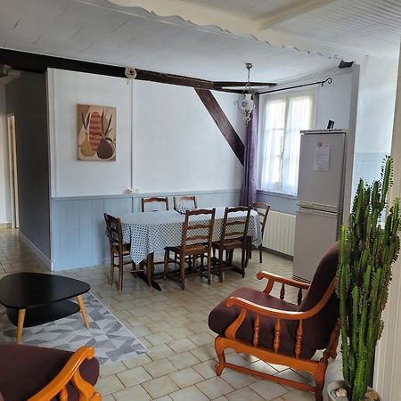 La Cour Du Chateau La Charité-sur-Loire Kültér fotó