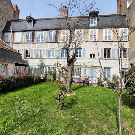 La Cour Du Chateau La Charité-sur-Loire Kültér fotó