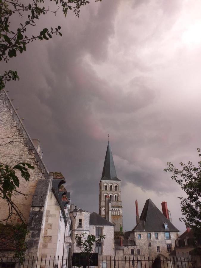 La Cour Du Chateau La Charité-sur-Loire Kültér fotó