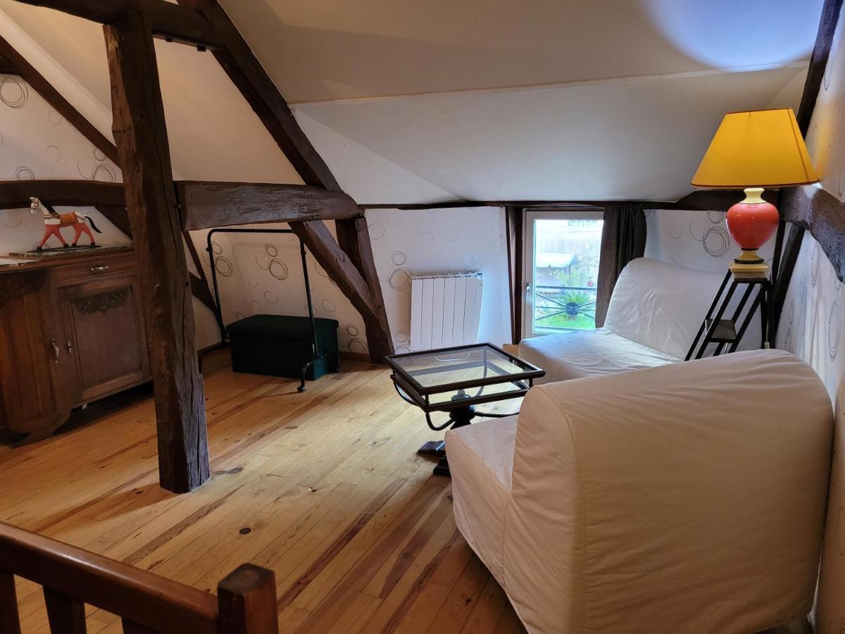 La Cour Du Chateau La Charité-sur-Loire Szoba fotó