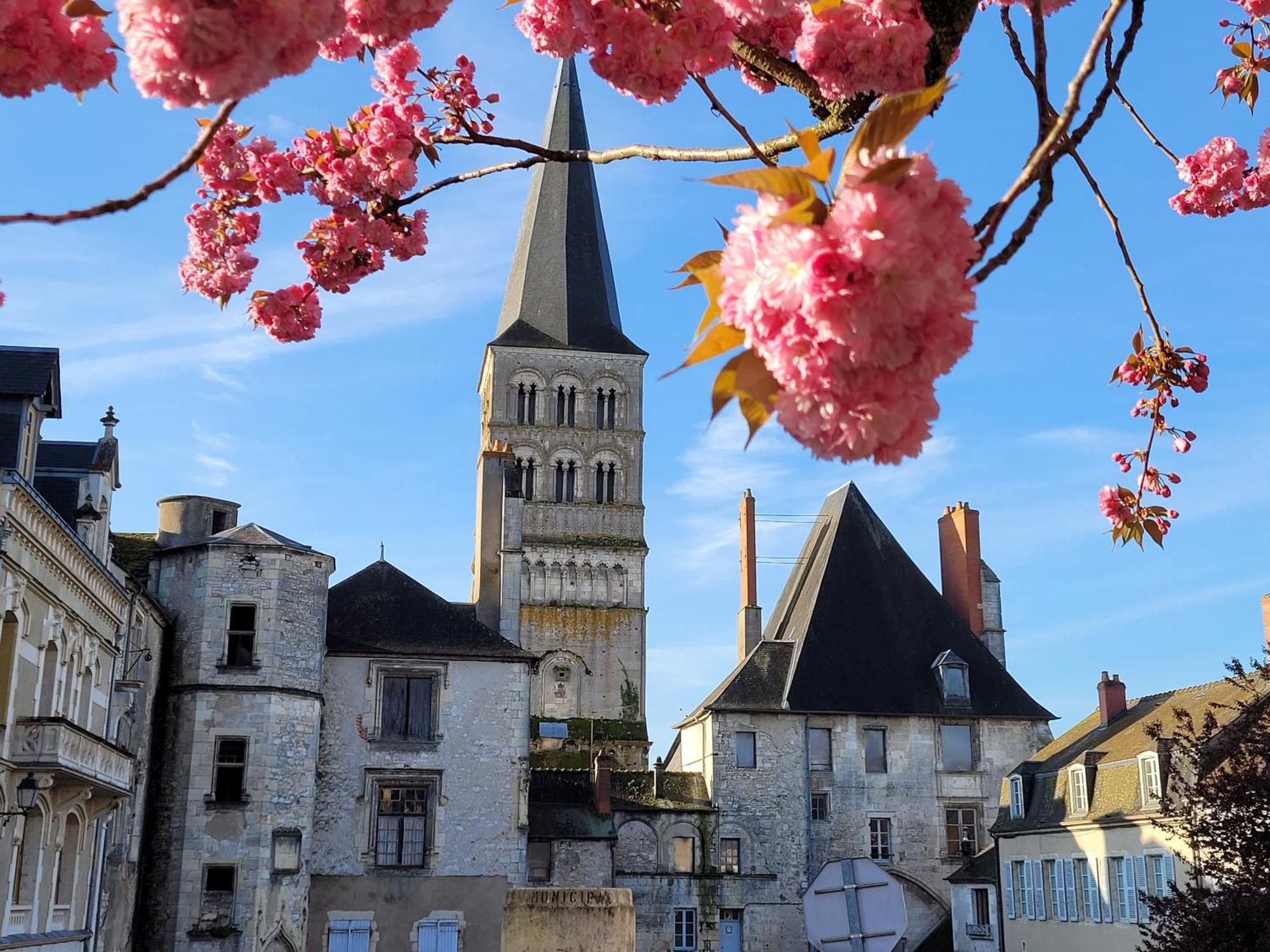 La Cour Du Chateau La Charité-sur-Loire Kültér fotó