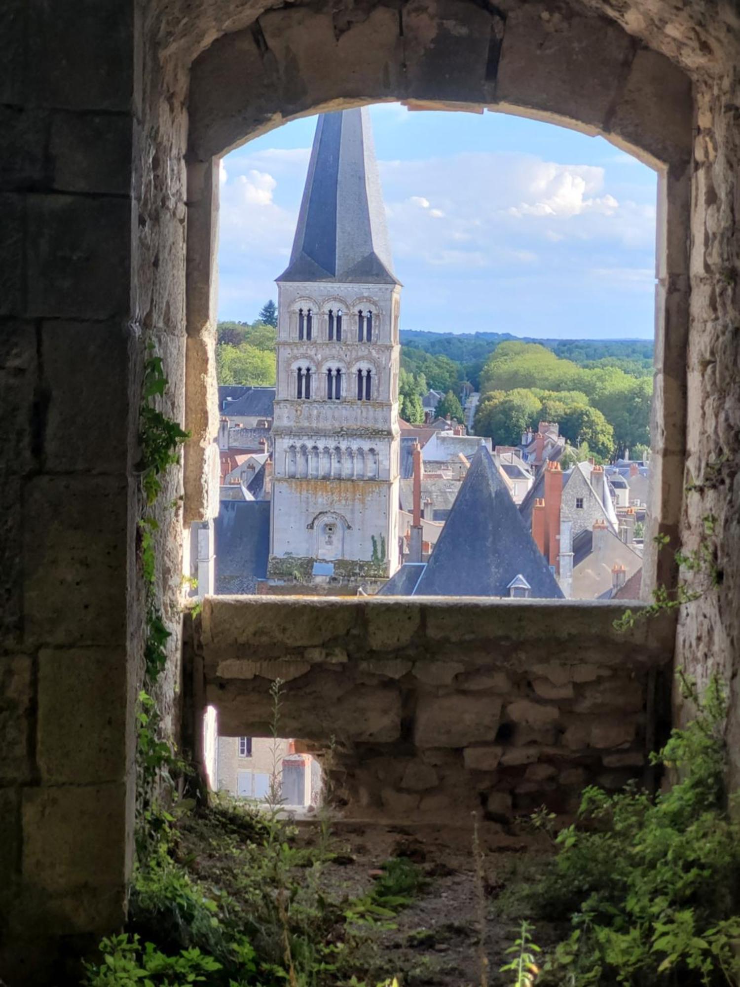 La Cour Du Chateau La Charité-sur-Loire Kültér fotó